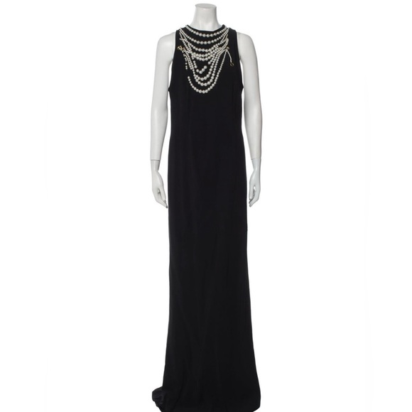 Oscar de la Renta Dresses & Skirts - Oscar de La Renta black evening gown with cascading pearl necklace detail